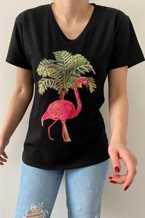 FEMELLE Kad n Siyah V Yaka Flamingo Pul I lemeli Pamuk T shirt Fiyat Yorumlar Trendyol