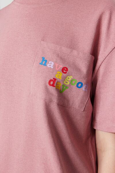 Trendyol Collection Σετ πιτζάμες με ροζ σύνθημα 100% βαμβακερό σορτς - THMSS23PT00173