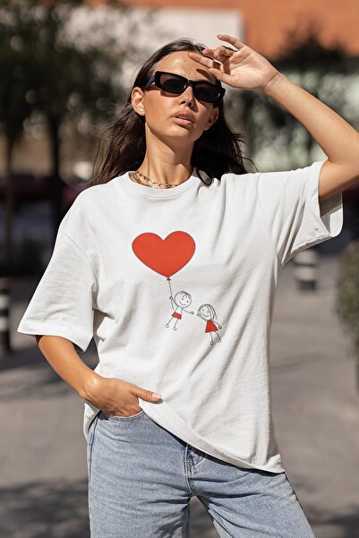 Advantage Flying Balloon Heart Design Oversize Tshirt - T-Shirt