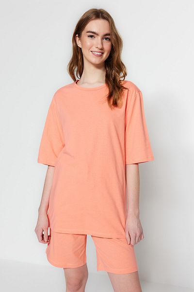Trendyol Collection Uniszex barack CoTTon szlogen pizsama szett - póló és rövidnadrág THMSS22PT0694