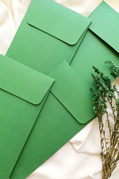 Dekorden 100 Green Invitation Envelopes 11X22 Cm.