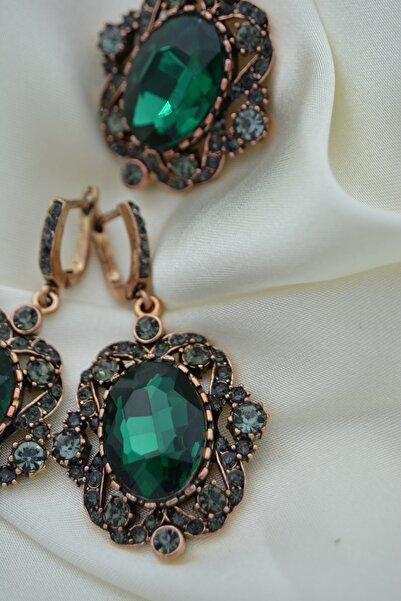 Stoneage Emerald And Zircon Stone Necklace And Earring Set Set Green