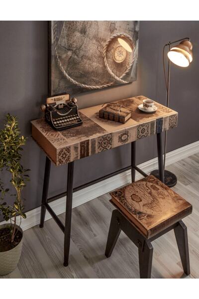 Misiny -kitap Görselinde Çalışma Masası 003