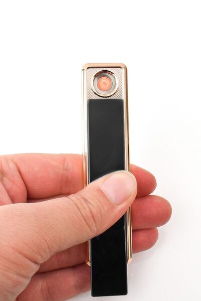 Yaprak Hediyelik Ahşap Kutulu Kişiye Özel Isimli Şarjlı Çakmak