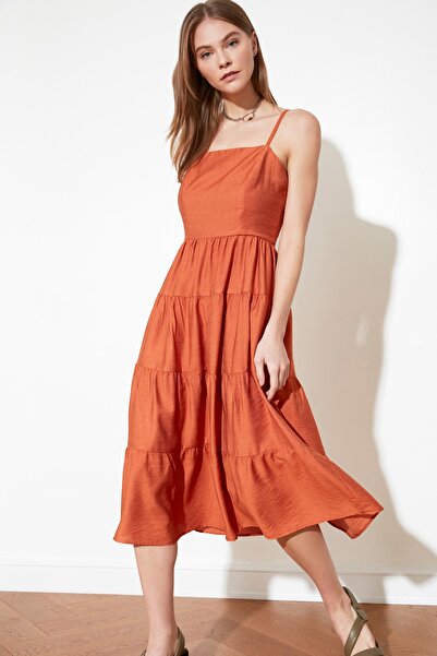 Trendyol Collection Kleid mit gefliesten Trägern TWOSS21EL1134