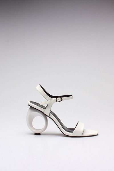 ROVIGO Women's White Wrinkled Patent Leather Heeled Shoes