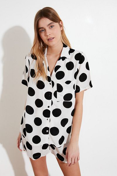 Trendyol Collection Viskose Polka Dot Ecru Pyjama-Set mit Shorts – THMSS20PT0306
