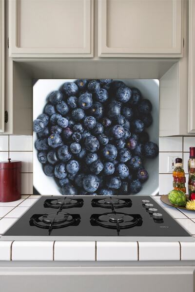 Tilki Dünyası Mutfak Ocağı Arkası Tabakta Üzümler Sticker