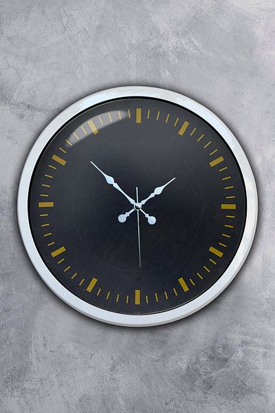 Kasva Concept Gift 40 cm White Metal Black Classic Gold Wall Clock