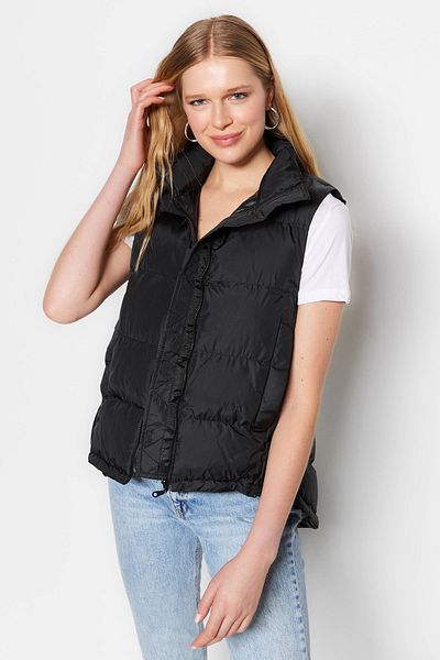 Trendyol Collection Black Stand Collar Puffer Vest TWOAW23YE00008