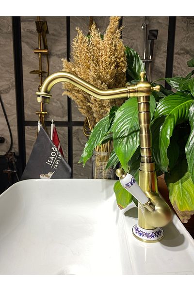 İSAOĞLU YAPI Matte Gold Rustic Kitchen Faucet Antique Rustic Sink Faucet Gold Kitchen Faucet with Ceramic Design