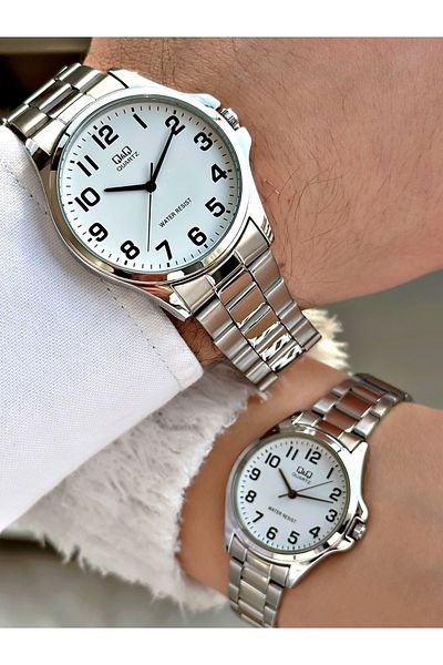 Q&Q Q888j743y Silver Color Couple Lover Wristwatch