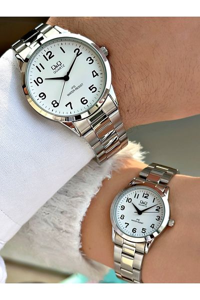 Q&Q Q888j744y Silver Color Couple Lover Wristwatch