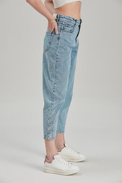 Trn JNS Pantaloni de damă Ess Gold Colorfast Mid Snow Blue cu talie înaltă Mom Jean
