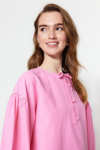 Trendyol Modest Ροζ δεμένο γιακά υφασμένο βαμβακερό χιτώνα TCTSS23UK00026