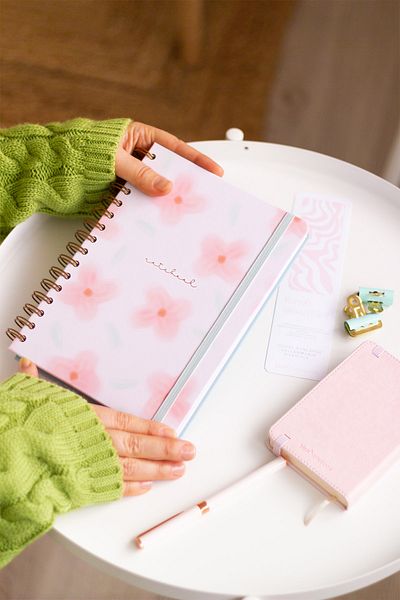 Matt Notebook A5 15x21 Cm Spiral Elastic Checkered Undated Notebook Pink