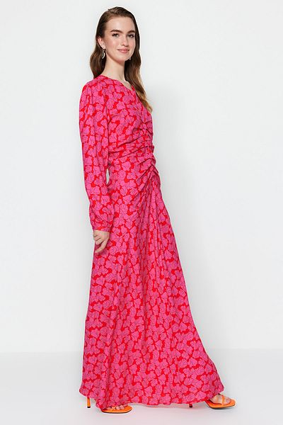 Trendyol Modest Φούξια λουλουδάτο υφαντό φόρεμα με λεπτομέρεια ραφής στη μέση TCTSS22EB00105