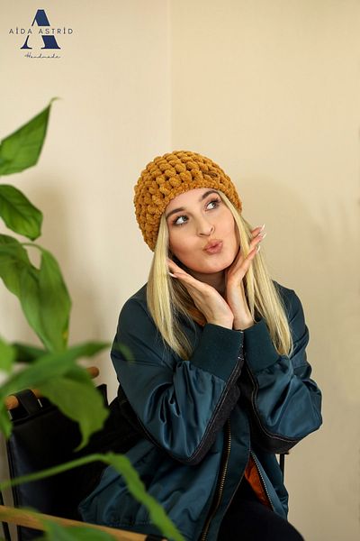 AidaAstrid Puffy Beanie Winter Hand Knitted Hat Brown Ski&Snowboard Balaclava