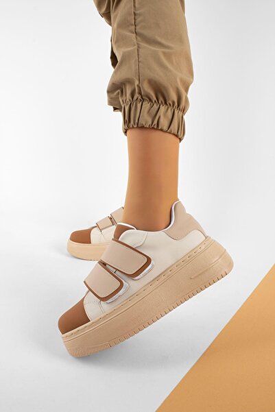 Aleza Shoes Morella Thick Sole Brown Women's Sneaker