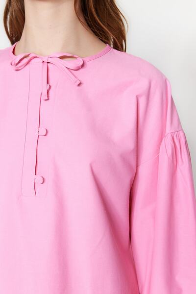 Trendyol Modest Ροζ δεμένο γιακά υφασμένο βαμβακερό χιτώνα TCTSS23UK00026