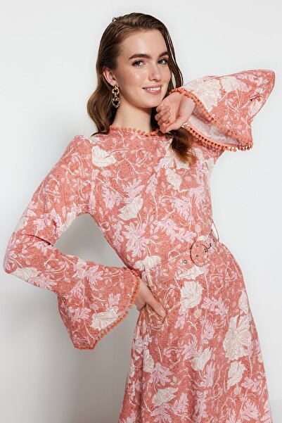 Trendyol Modest Φόρεμα υφαντό με μοτίβο λουλουδιών αποξηραμένο τριαντάφυλλο TCTSS23EB00189