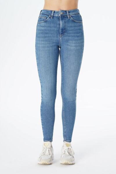 CROSS JEANS جودي بنطال جينز أزرق فاتح عالي الخصر بسحاب نحيف C 4521-163