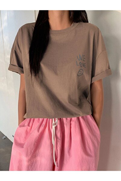 Black Sokak Blacksokak női világosbarna Love Love Love nyomott oversize, bő nyakú póló