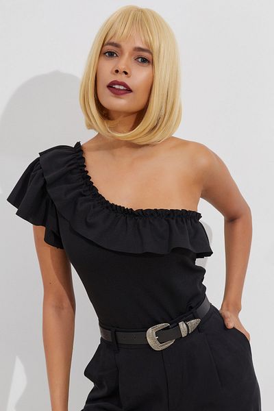 Cool & Sexy Damska czarna bluzka z falbaną na jedno ramię ELT1716