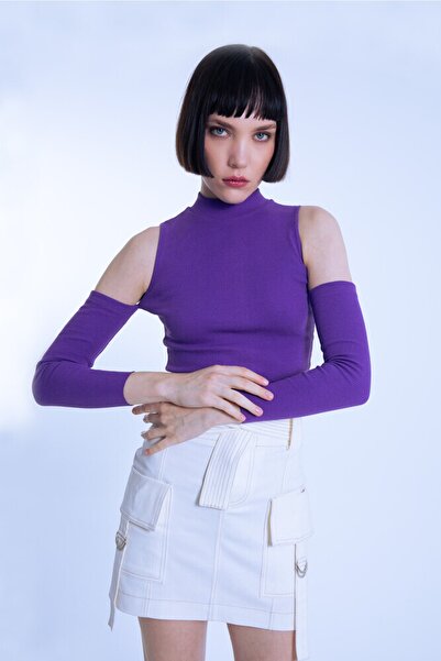 BERFUĞ KIRAN Mor Omuzları Açık Kısa Kaşkorse Bluz