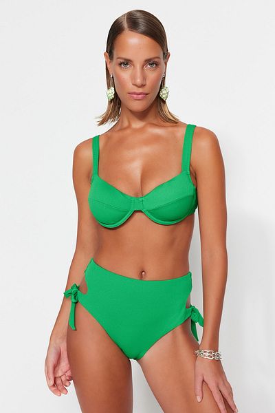 Trendyol Collection Grünes strukturiertes Bügel-Bikinioberteil TBESS23BU00066