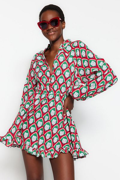 Trendyol Collection Geometrisch gemustertes Mini-Strandkleid mit gewebten Ballonärmeln aus 100 % Baumwolle TBESS21EL2771