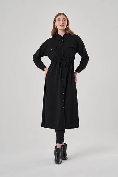 Mizalle Schwarzes Kleid mit Tunneltaille