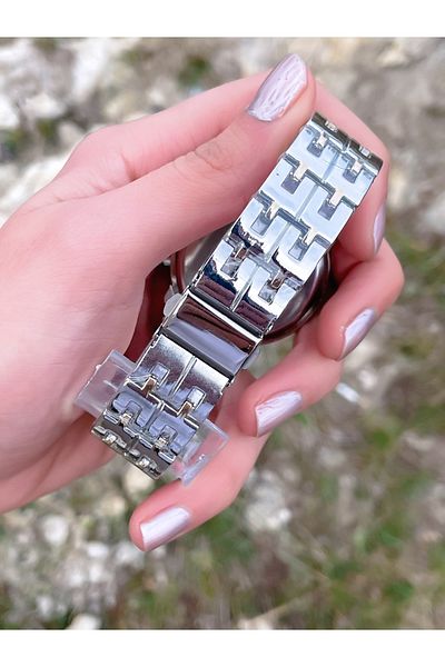LOOQ Stone Detailed Women's Wristwatch