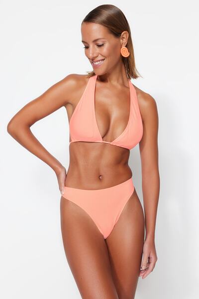 Trendyol Collection Partea de jos de bikini cu picior înalt cu textura portocalie TBESS23BA00149