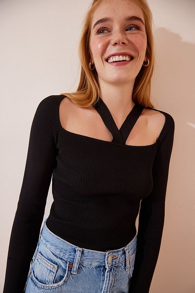 Happiness İstanbul Γυναικεία πλεκτή μπλούζα με μαύρο τετράγωνο γιακά με λεπτομέρειες US00882