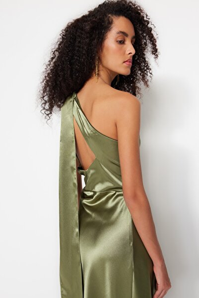 Trendyol Collection Rochie de seară lungă, cu croială A, împletită din satin kaki - TPRSS23AE00045