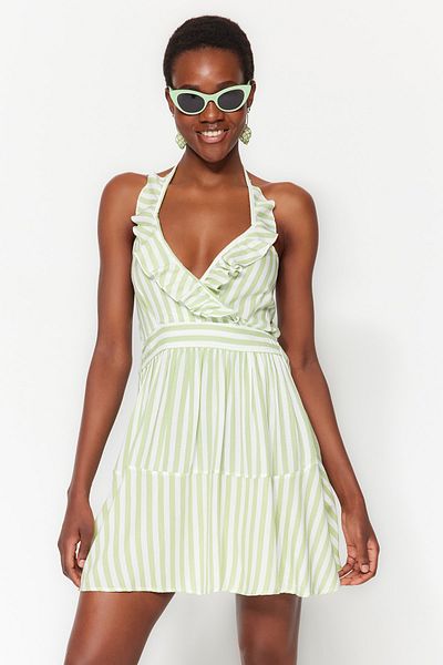 Trendyol Collection Grünes, gewebtes, rückenfreies Mini-Strandkleid TBESS23EL00164