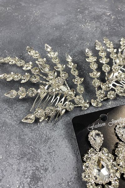 Hobigram Set de accesorii pentru păr cu coroană de henna model Helen cu frunze duble argintiu și set de cercei de seară cu pietre – Coroană