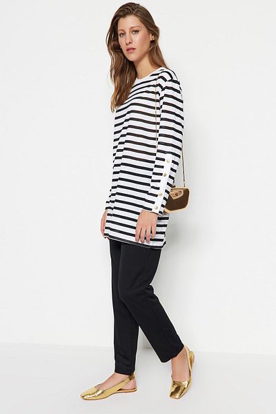 Trendyol Modest Tuniken - Schwarz - Regular Fit
