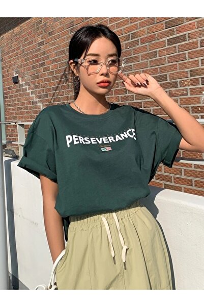 MOONBULL Голяма зелена тениска с щампа Perseverance