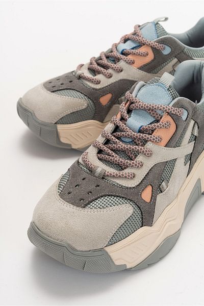 LuviShoes حذاء رياضي نسائي متعدد الألوان من ليتشي