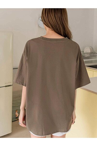 Benisengiydir Women's Brown Holiday Printed Oversize Crew Neck Tshirt
