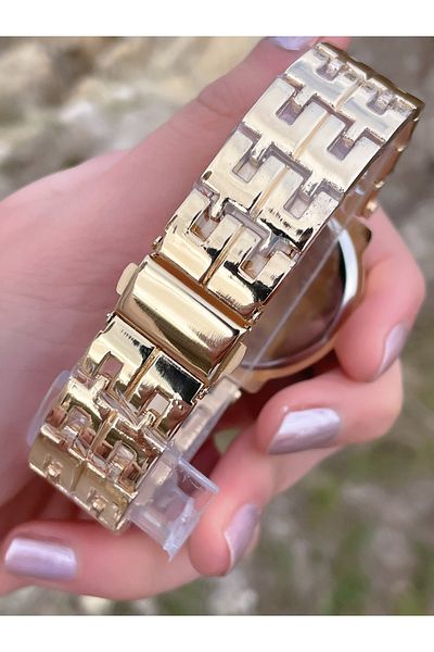 LOOQ Stone Detailed Women's Wristwatch