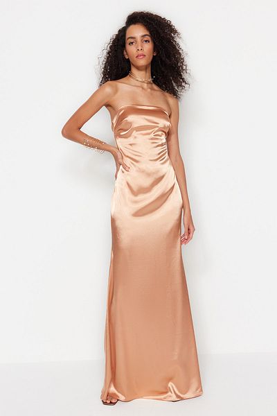 Trendyol Collection Βραδινό μακρύ βραδινό υφαντό σατέν φόρεμα σομόν TPRSS23AE00079