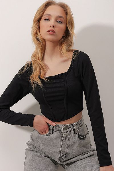 Trend Alaçatı Stili Γυναικεία βελονιά με μαύρο τετράγωνο γιακά με λεπτομερή Crop πλεκτή μπλούζα ALC-X9871