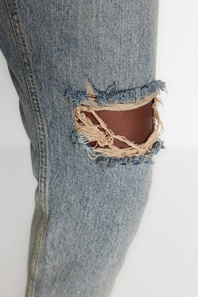 Trendyol Collection Modré roztrhané detailní džíny s vysokým pasem Mom Jeans TWOSS20JE0353
