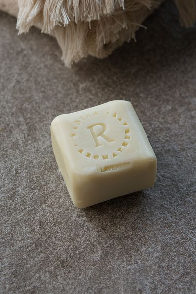 Radika Aromaterapi صابون زيت الزيتون المعطر باللافندر