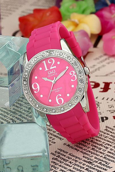Q&Q Women's Wristwatch 3B714