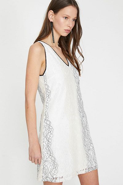Koton Abendkleid & Abschlusskleid - Weiß - Shift