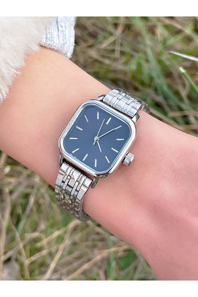 LOOQ Retro Minimal Women's Wristwatch
